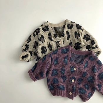 Новые осенние детские леопардовые свитера, вязаный кардиган с V-образным вырезом для девочек, мягкие свободные свитера для мальчиков, пальто